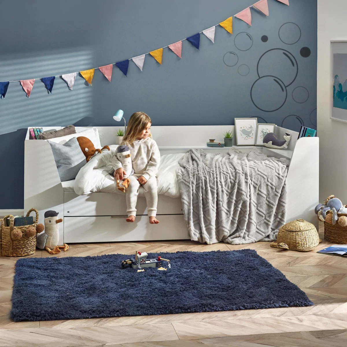Julian Bowen Cyclone Day Bed