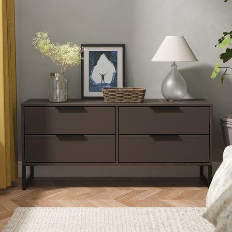 Hong Kong (Black Sleigh Legs) 4 Drawer Bed Box